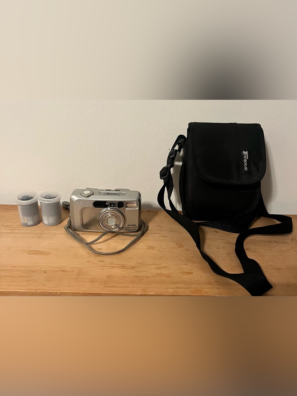 Samsung Maxima Zoom 105Ti Quartz Date 35mm Point & Shoot Film Camera